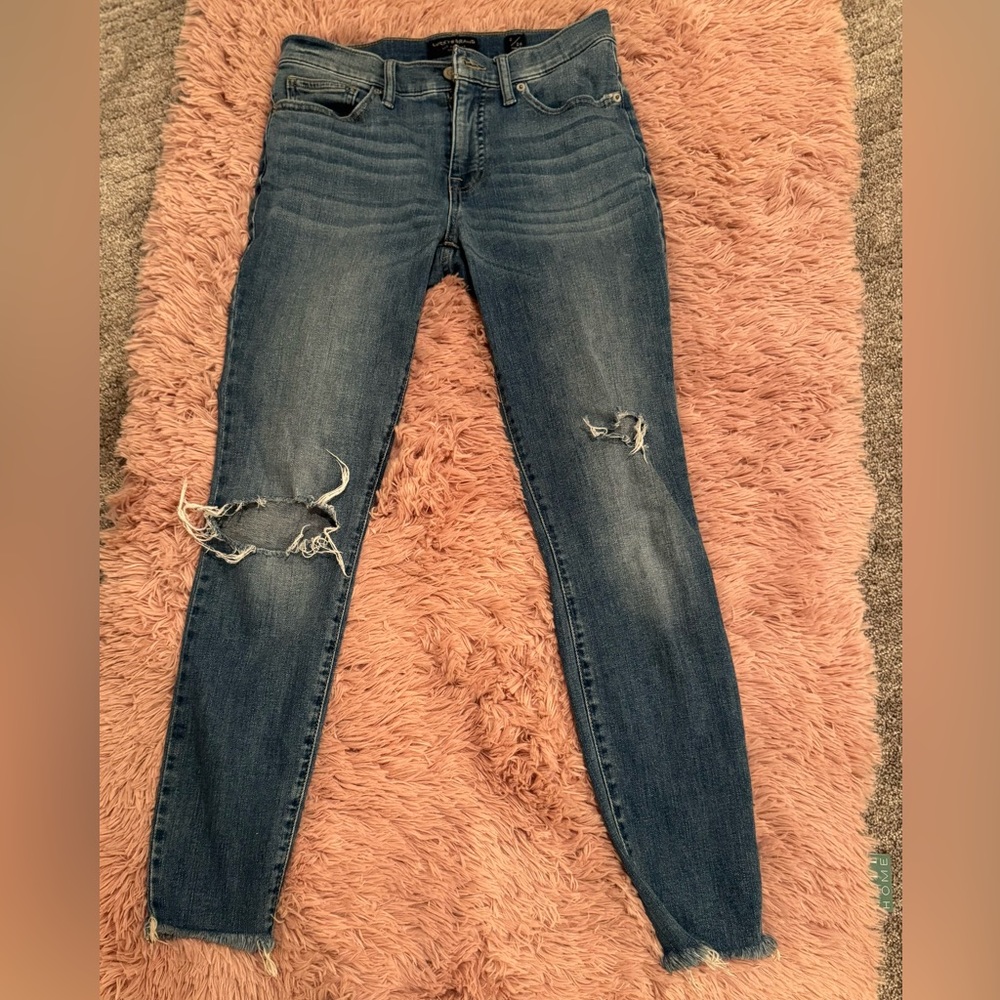 Women's Ava Mid-Rise Ripped Skinny Jeans !!